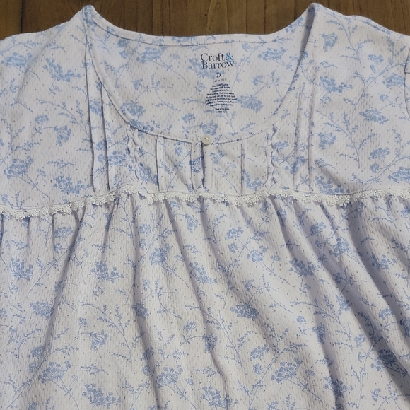 croft & barrow Other - Croft & Barrow Light Blue Floral Blouse